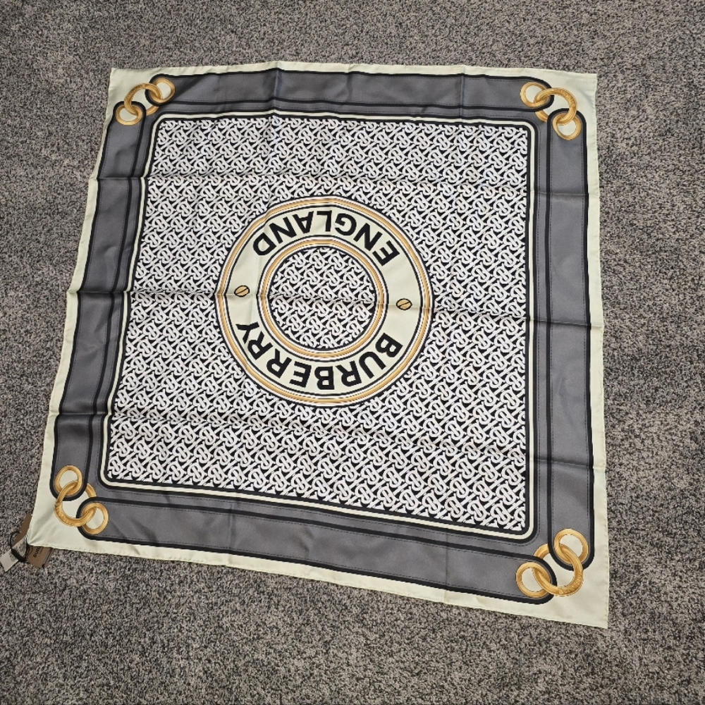 Burberry TB Logo Scarf